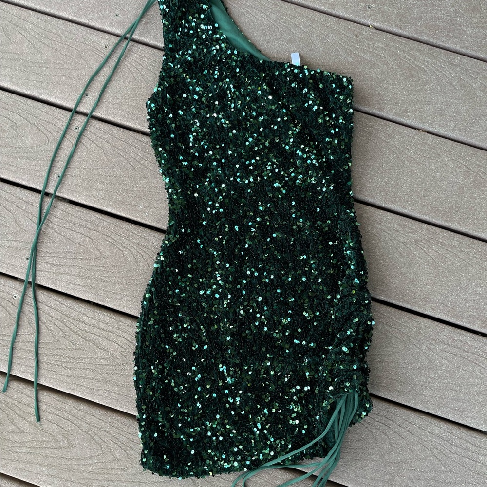 Lucy in the Sky Green Asymmetrical One-Shoulder Bodycon Mini Dress
